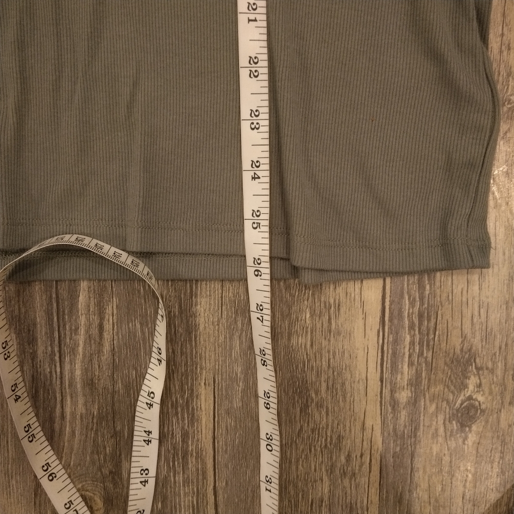 GAP 💚Ribbed Ruffle T-shirt - Picture 5 of 7